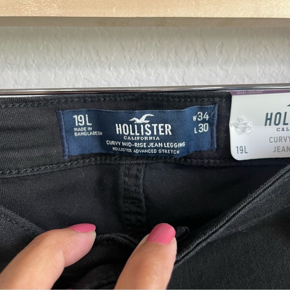Hollister Women's Black Curvy Mid-rise Distressed Jean Legging  19R /‎ 34W NWT - Picture 2 of 11